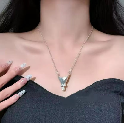 A Gift for Mom – Flower Necklace