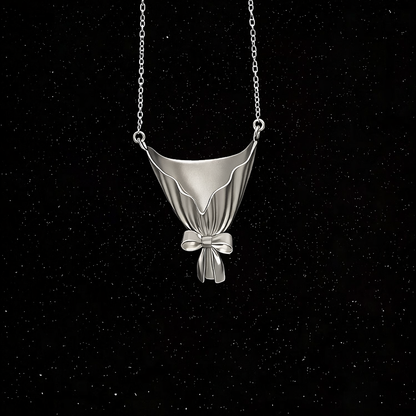 A Gift for Mom – Flower Necklace