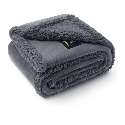 Waterproof Pet Blanket: Reversible Fleece Sofa Couch Protector for Dogs and Cats